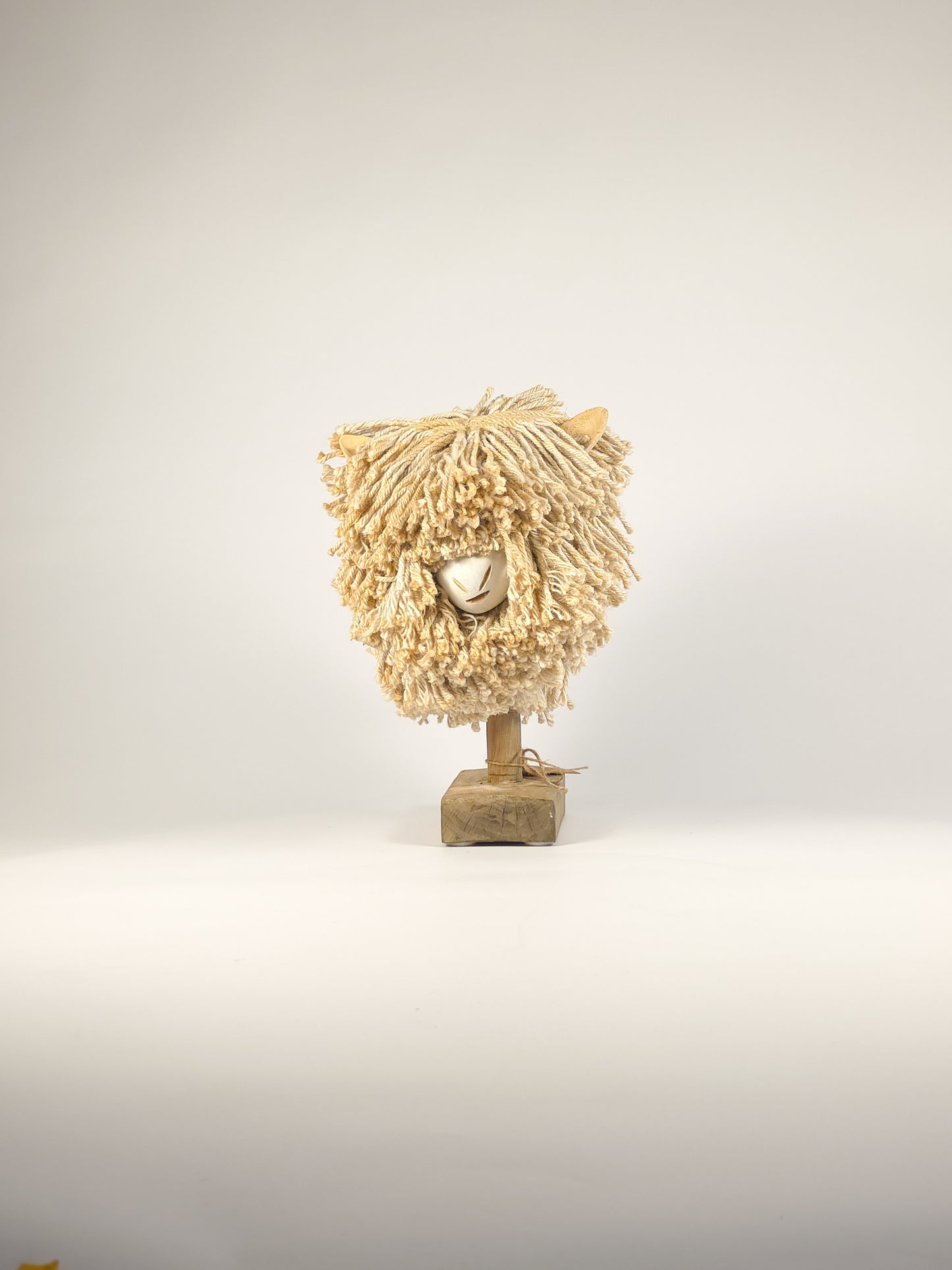 The "White Cliff" Rope Sheep Head