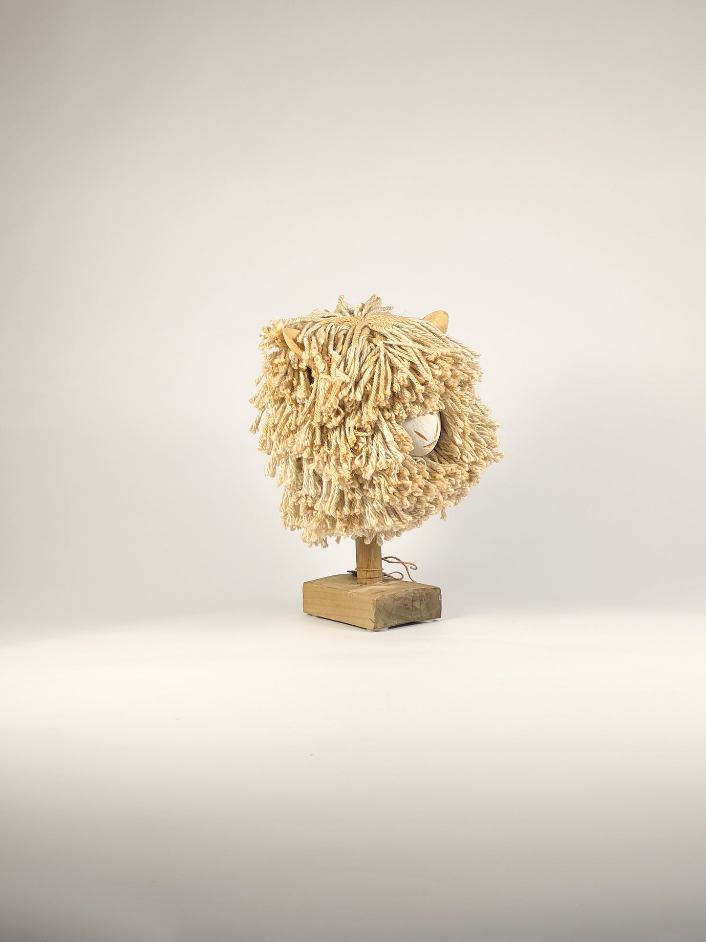 The "White Cliff" Rope Sheep Head
